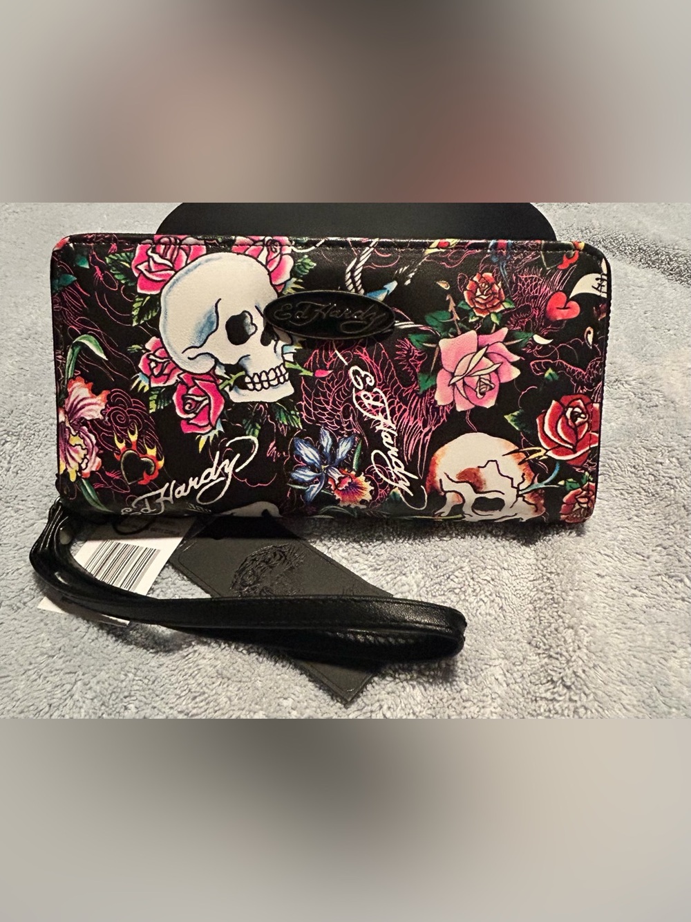 ED HARDY ZIP-AROUND LONG WALLET/WRISTLET! BLACK W/ SKULLS, ROSES, FLOWERS/NWT!